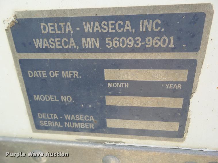 image for item CB9878 1999 Isuzu NPR box truck