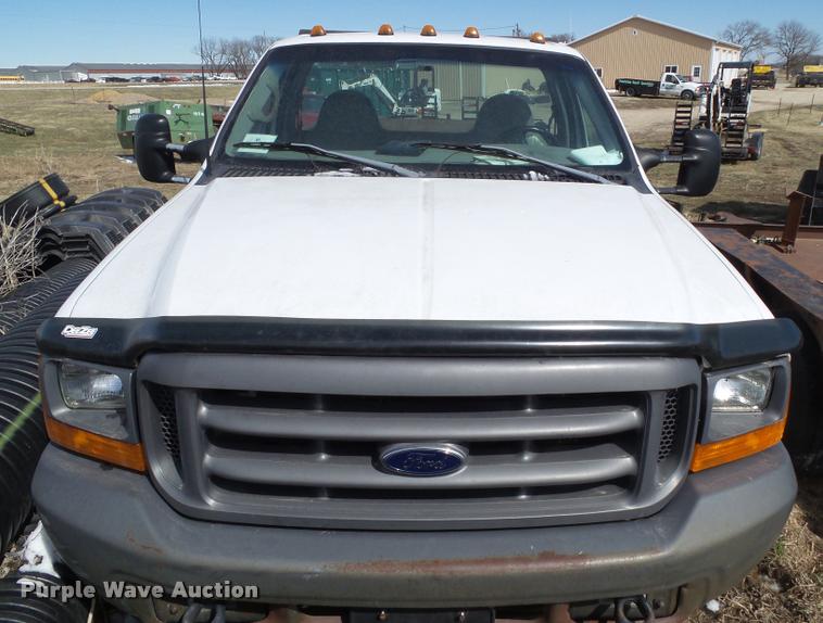 image for item CB9879 1999 Ford F450 Super Duty flatbed truck