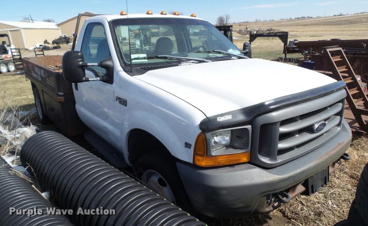 image for item CB9879 1999 Ford F450 Super Duty flatbed truck