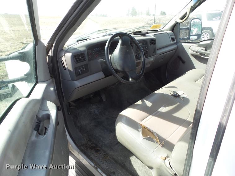 image for item CB9879 1999 Ford F450 Super Duty flatbed truck