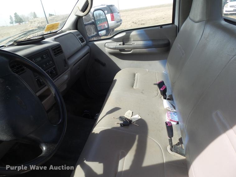 image for item CB9879 1999 Ford F450 Super Duty flatbed truck