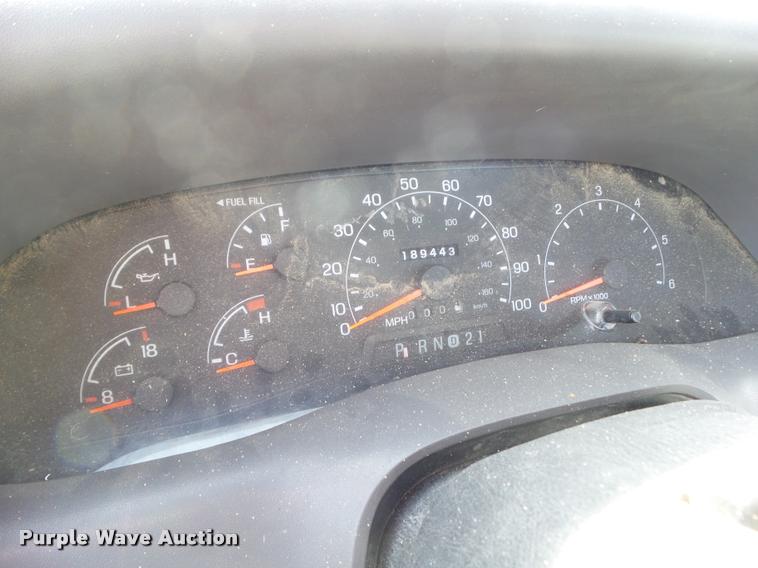 image for item CB9879 1999 Ford F450 Super Duty flatbed truck