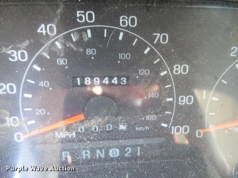 image for item CB9879 1999 Ford F450 Super Duty flatbed truck