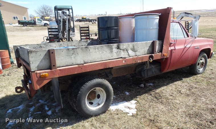 image for item CB9880 1988 GMC R3500 High Sierra flatbed pickup truck