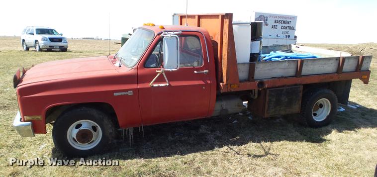 image for item CB9880 1988 GMC R3500 High Sierra flatbed pickup truck