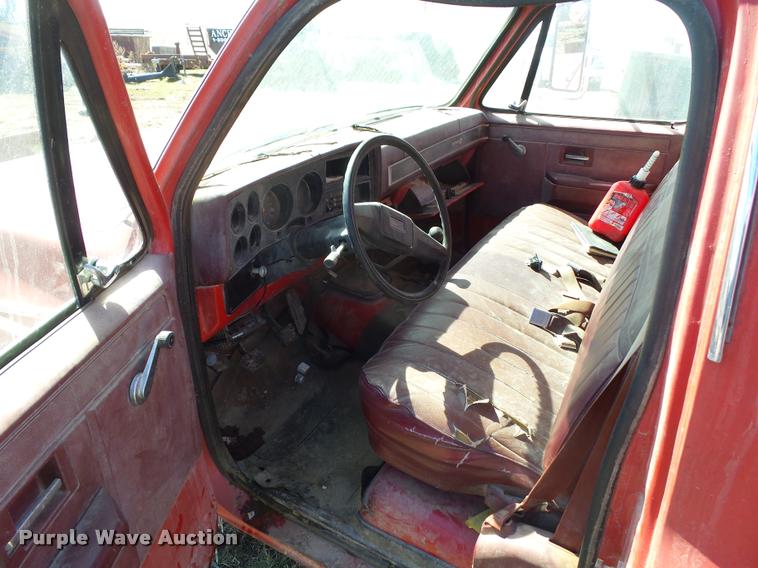 image for item CB9880 1988 GMC R3500 High Sierra flatbed pickup truck