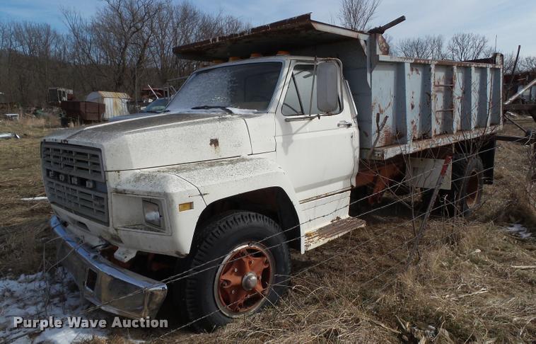 image for item CB9882 1980 Ford F708 dump truck
