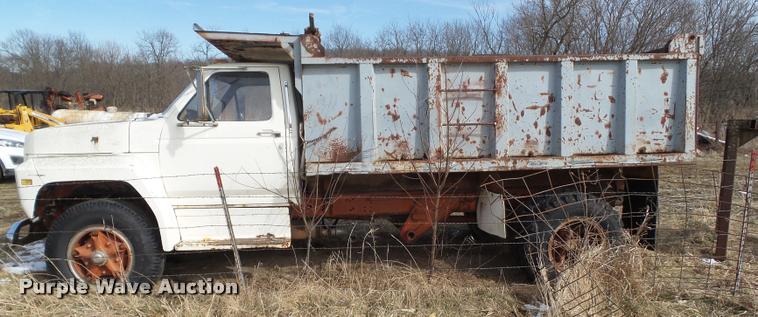 image for item CB9882 1980 Ford F708 dump truck