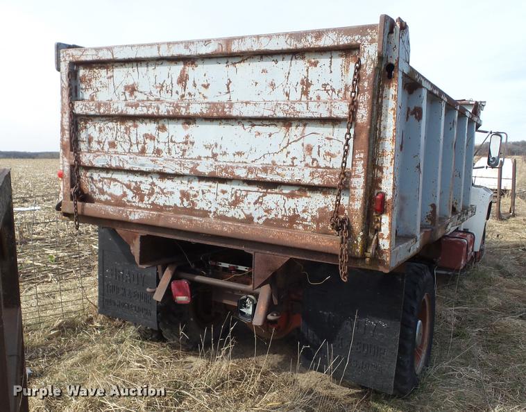 image for item CB9882 1980 Ford F708 dump truck