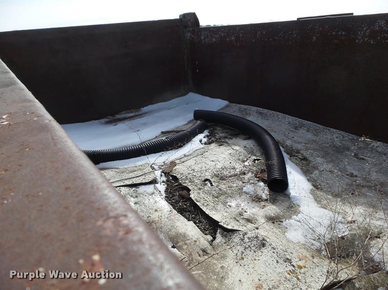 image for item CB9882 1980 Ford F708 dump truck