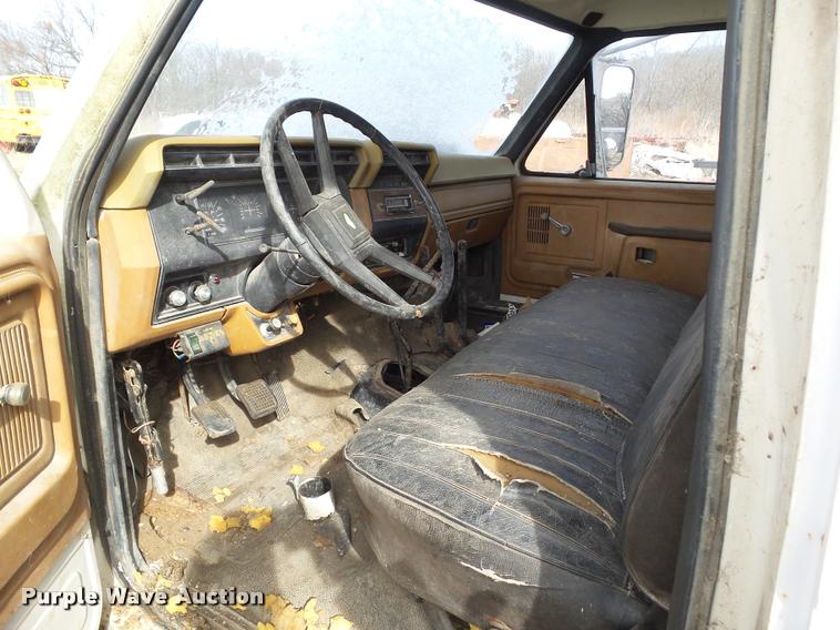image for item CB9882 1980 Ford F708 dump truck