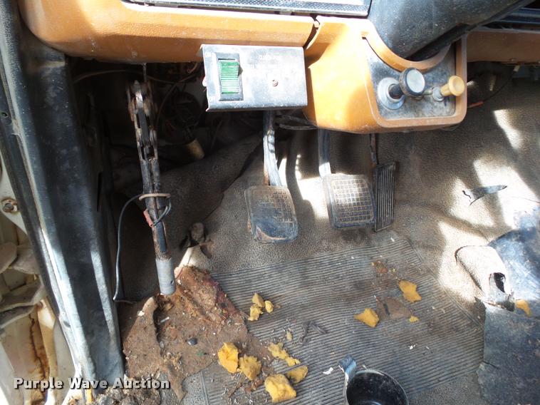 image for item CB9882 1980 Ford F708 dump truck