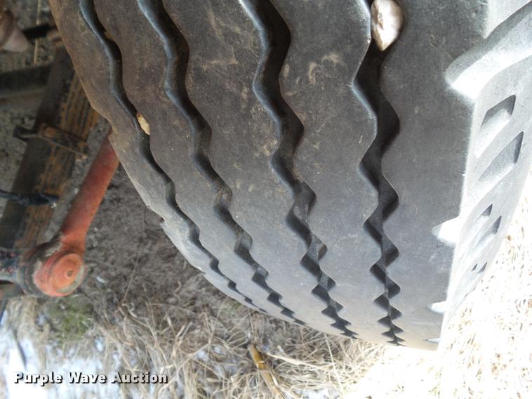 image for item CB9882 1980 Ford F708 dump truck