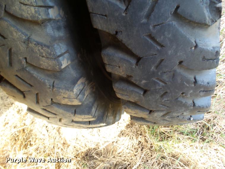 image for item CB9882 1980 Ford F708 dump truck