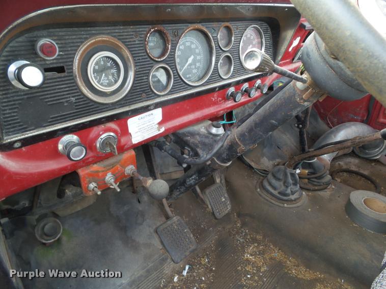 image for item CB9883 1977 Ford F700 water truck