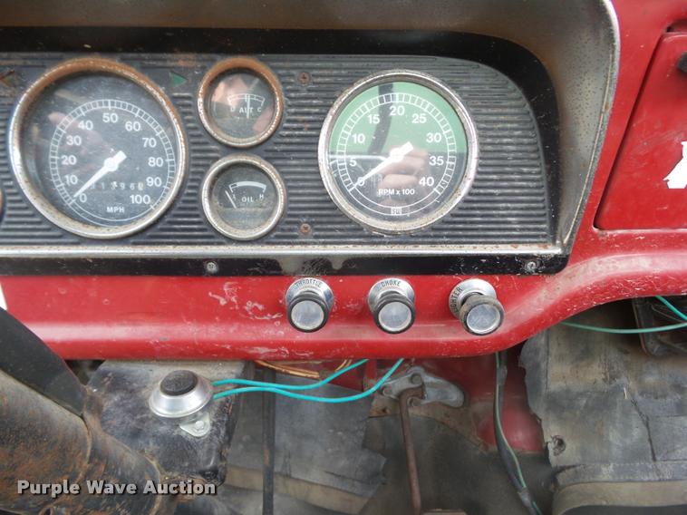 image for item CB9883 1977 Ford F700 water truck