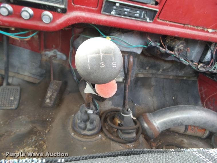 image for item CB9883 1977 Ford F700 water truck