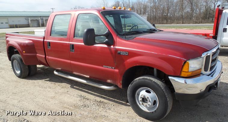 image for item CB9885 2001 Ford F350 Super Duty Crew Cab pickup truck