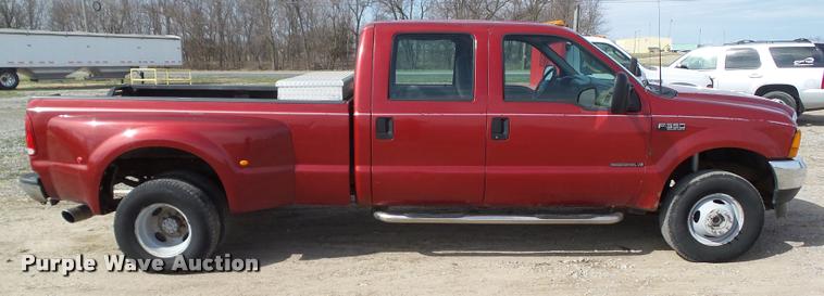 image for item CB9885 2001 Ford F350 Super Duty Crew Cab pickup truck
