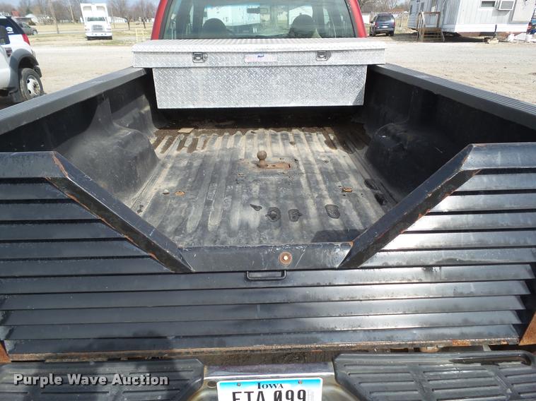 image for item CB9885 2001 Ford F350 Super Duty Crew Cab pickup truck