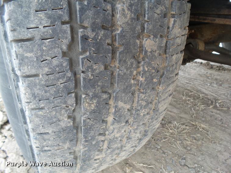 image for item CB9885 2001 Ford F350 Super Duty Crew Cab pickup truck