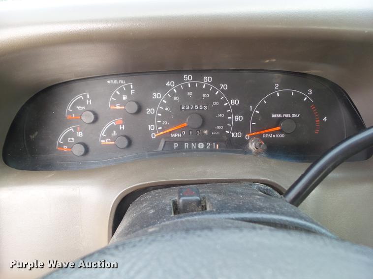 image for item CB9885 2001 Ford F350 Super Duty Crew Cab pickup truck