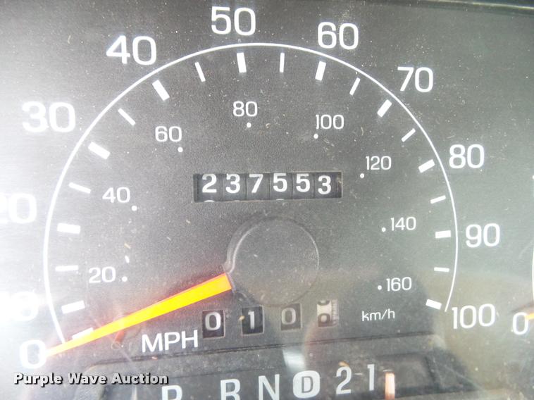 image for item CB9885 2001 Ford F350 Super Duty Crew Cab pickup truck