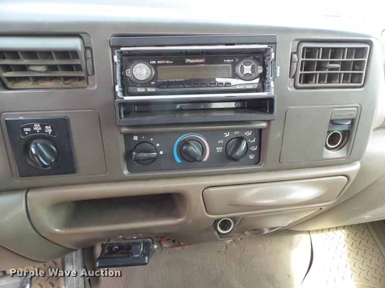 image for item CB9885 2001 Ford F350 Super Duty Crew Cab pickup truck