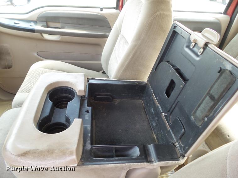 image for item CB9885 2001 Ford F350 Super Duty Crew Cab pickup truck