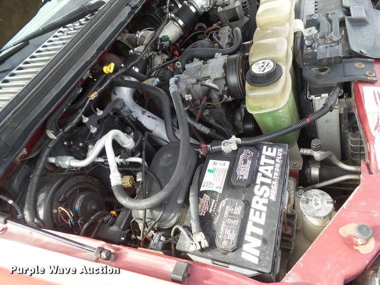 image for item CB9885 2001 Ford F350 Super Duty Crew Cab pickup truck