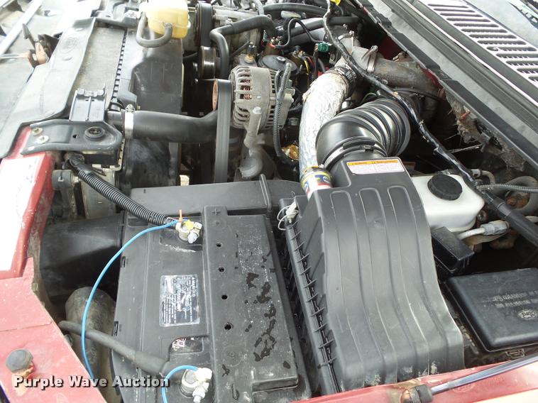 image for item CB9885 2001 Ford F350 Super Duty Crew Cab pickup truck