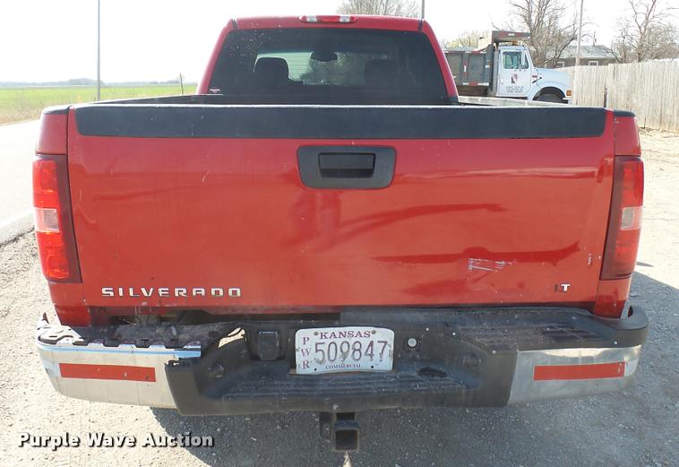 image for item DA0443 2007 Chevrolet Silverado 2500HD Crew Cab pickup truck