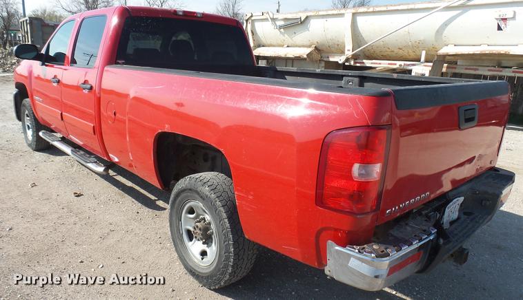 image for item DA0443 2007 Chevrolet Silverado 2500HD Crew Cab pickup truck