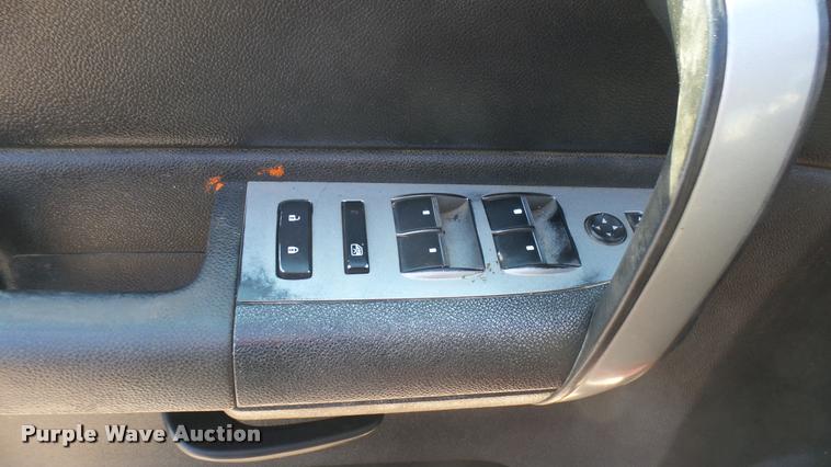 image for item DA0443 2007 Chevrolet Silverado 2500HD Crew Cab pickup truck