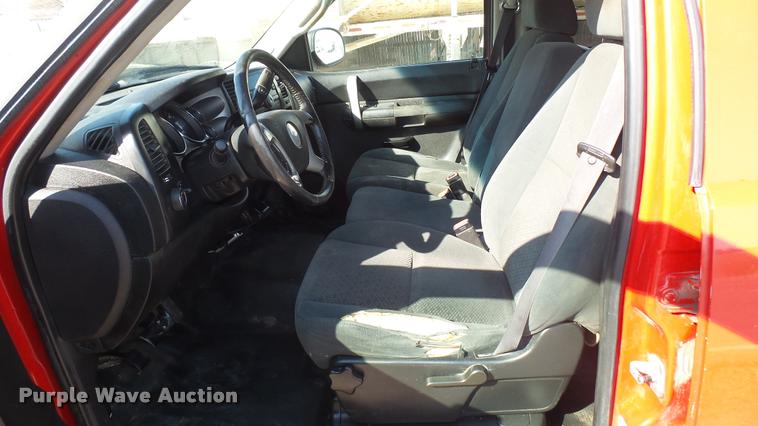 image for item DA0443 2007 Chevrolet Silverado 2500HD Crew Cab pickup truck