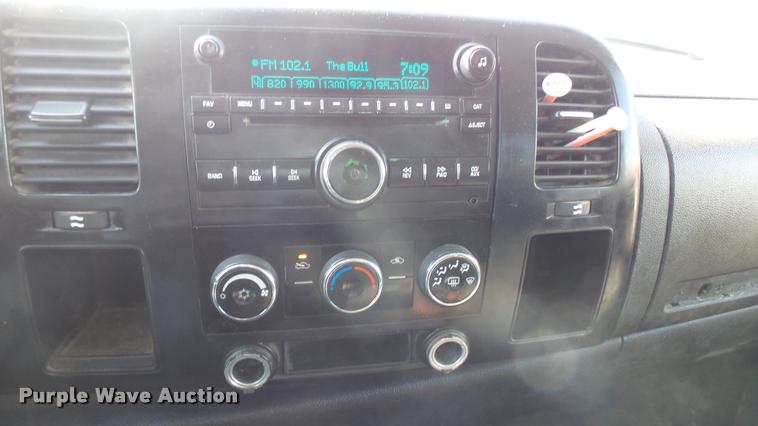 image for item DA0443 2007 Chevrolet Silverado 2500HD Crew Cab pickup truck