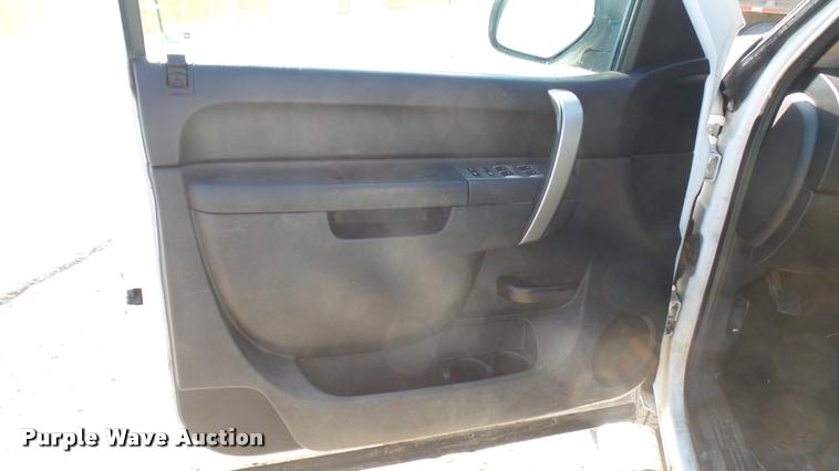 image for item DA0446 2012 Chevrolet Silverado 2500HD Crew Cab pickup truck