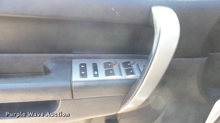 image for item DA0446 2012 Chevrolet Silverado 2500HD Crew Cab pickup truck