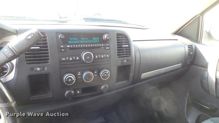 image for item DA0446 2012 Chevrolet Silverado 2500HD Crew Cab pickup truck