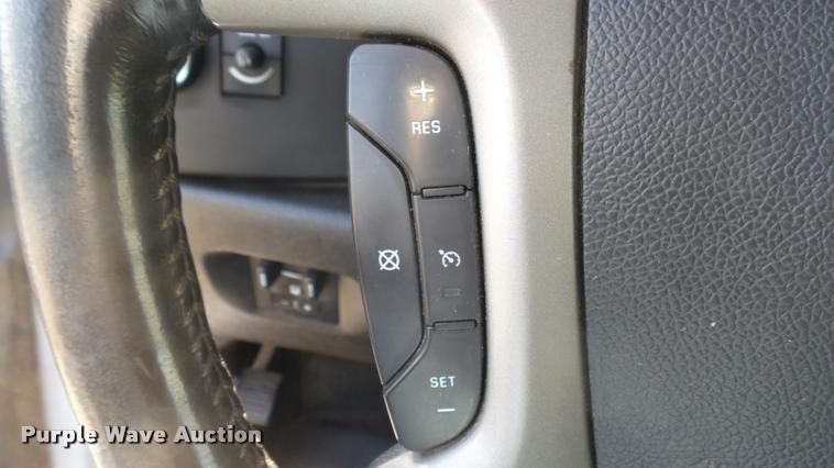 image for item DA0446 2012 Chevrolet Silverado 2500HD Crew Cab pickup truck