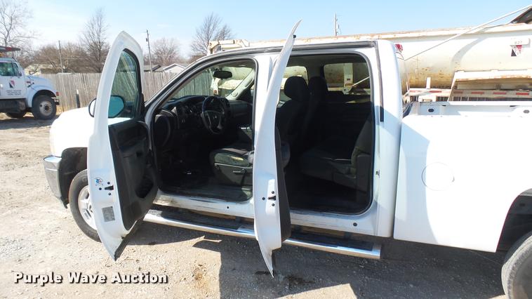 image for item DA0446 2012 Chevrolet Silverado 2500HD Crew Cab pickup truck