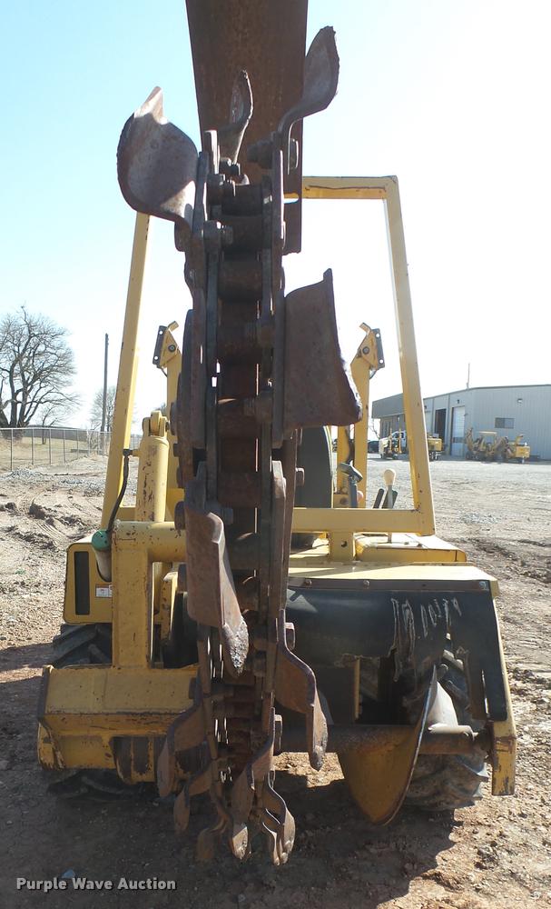 image for item DA0448 2001 Vermeer V3550A trencher