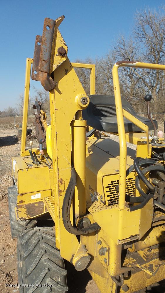 image for item DA0448 2001 Vermeer V3550A trencher