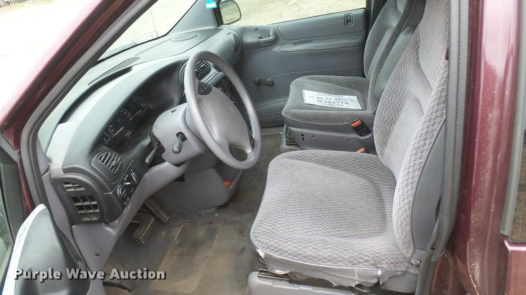 image for item DA0454 1999 Plymouth Voyager van