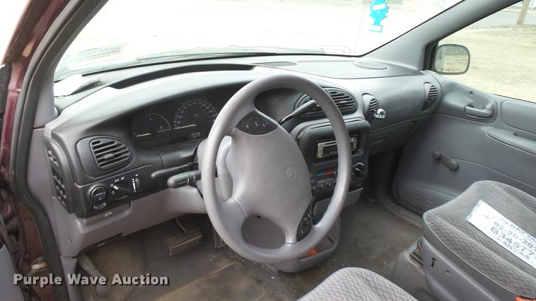 image for item DA0454 1999 Plymouth Voyager van