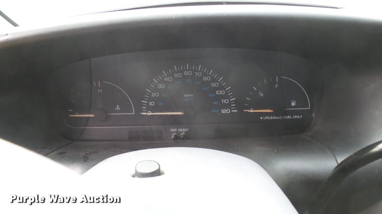 image for item DA0454 1999 Plymouth Voyager van