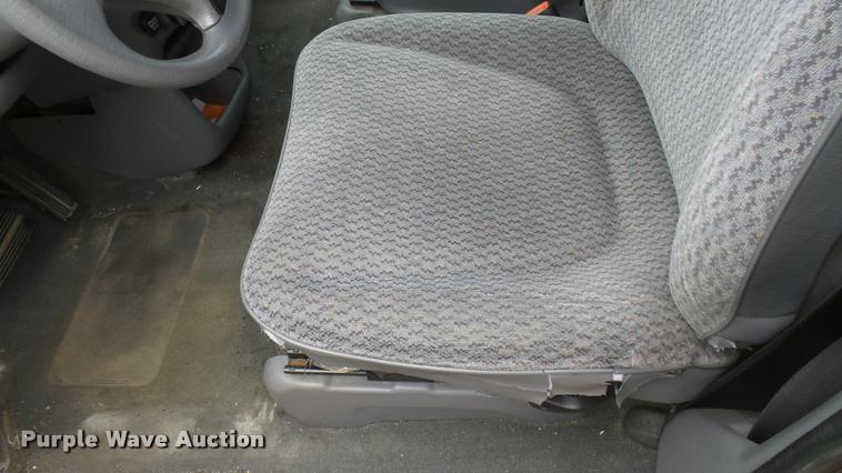 image for item DA0454 1999 Plymouth Voyager van