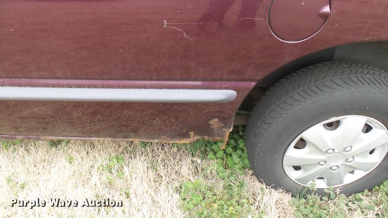 image for item DA0454 1999 Plymouth Voyager van