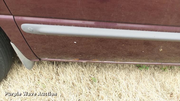 image for item DA0454 1999 Plymouth Voyager van