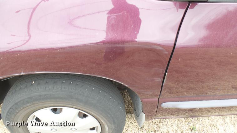 image for item DA0454 1999 Plymouth Voyager van